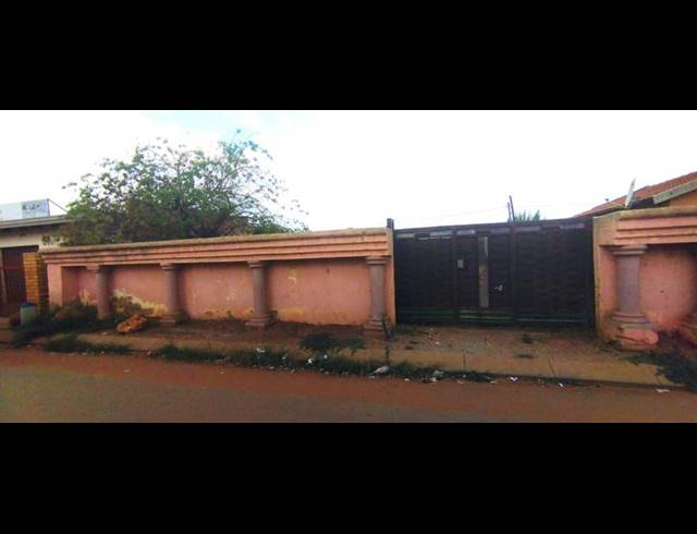 2 BEDROOM HOUSE FOR SALE IN DAVEYTON CENTRAL